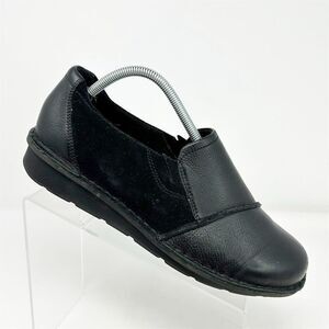 Clarks Black Leather Slip-On Comfort Loafers Size 11 Casual Round Toe